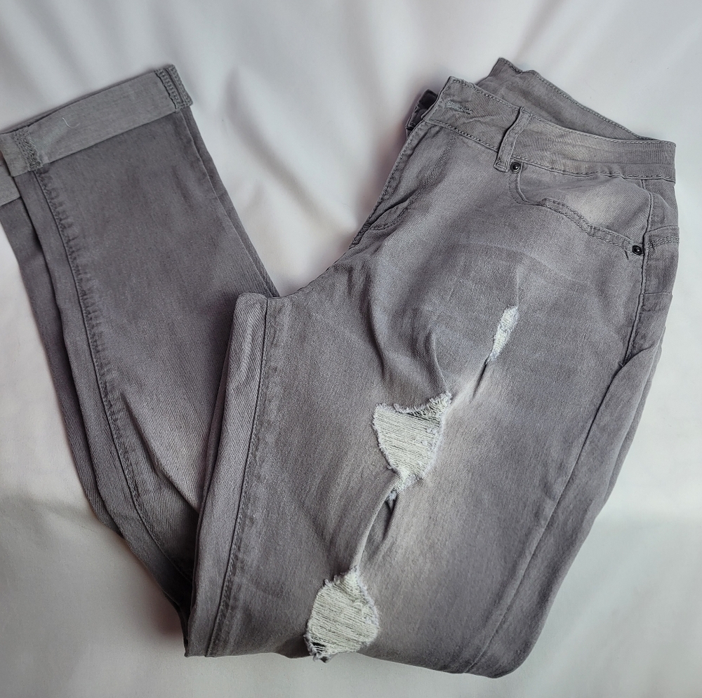 Amazon Jeans - Picture 3 of 4